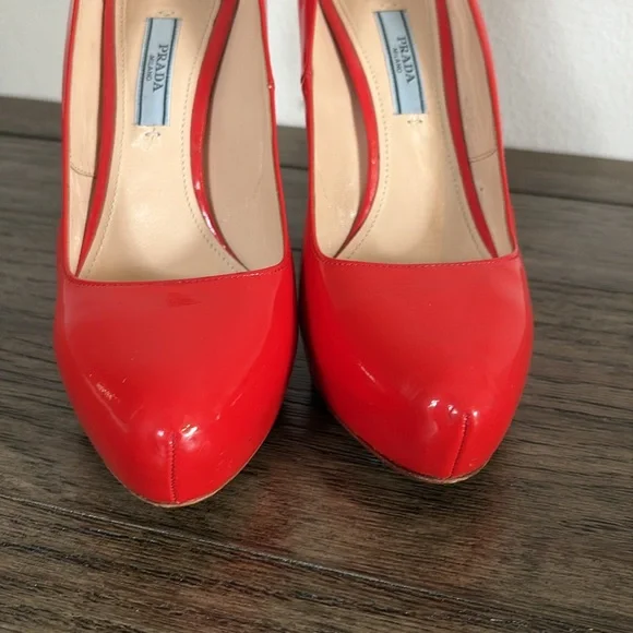 [Prada] Authenticated Red Patent Leather Stiletto Pump Heels Women’s EU 38, US 8 - Picture 6 of 15